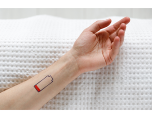 Image of an arm with a low battery symbol on it representing the burnout experienced with Superwoman Syndrome. If you are struggling to keep all of the balls in the air and feeling burnt out, you may be dealing with Superwoman Syndrome. You can learn to manage expectations and demands on your time effectively with online counseling for Superwoman Syndrome in New Bern, NC.